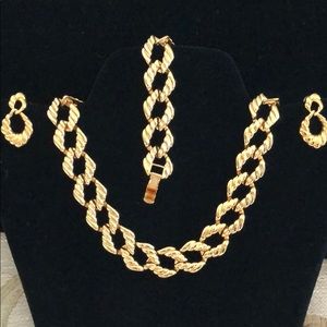 Gold faux necklace w matching earrings + bracelet